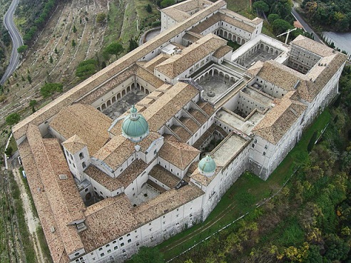 Il monachesimo in Oriente e in Occidente